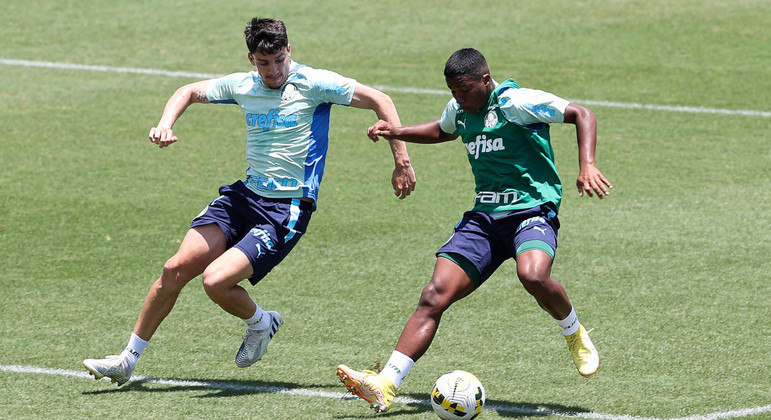 Endrick e Piquerez participam de atividade visando o duelo entre Palmeiras e Fortaleza