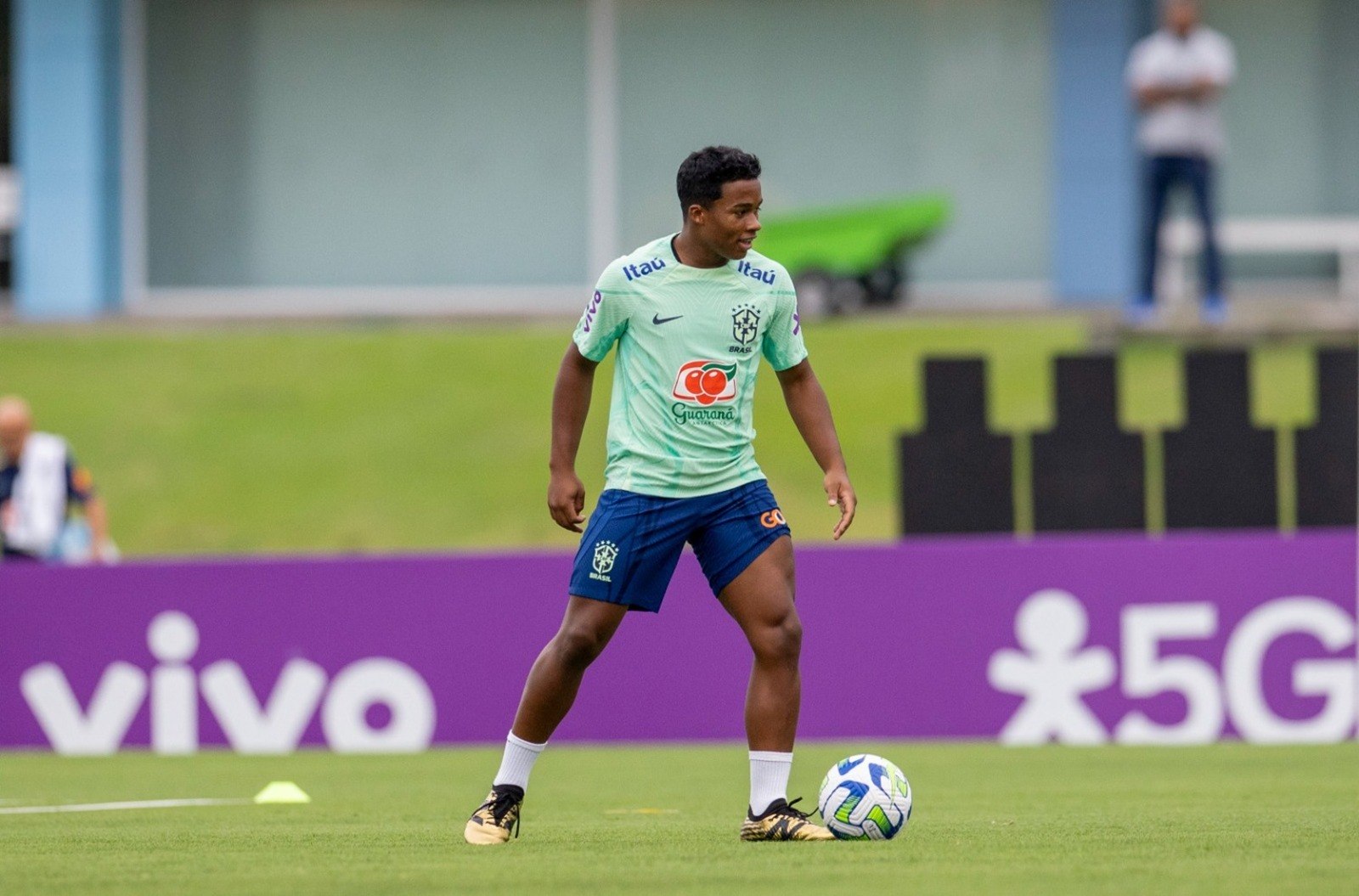 Brasil e Argentina se enfrentam no Maracanã com muito mais que os três  pontos em jogo - Fotos - R7 Futebol