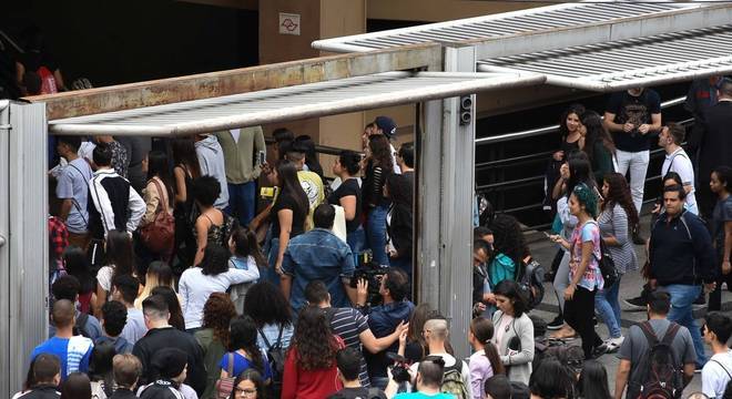 Estudantes entram para prova do Enem na Uninove, em São Paulo