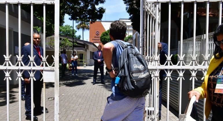 Portões dos locais de prova do Enem 2022 são fechados em todo o país