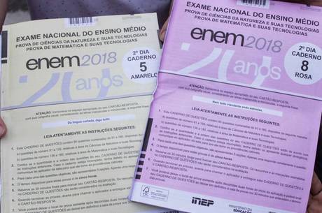 Caderno de provas do Enem: exame corre risco