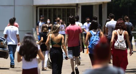 Professora denuncia troca de aplicadores por policiais no Enem – Notícias