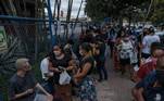 Também houve registro de aglomeração e não distanciamento entre participantes na abertura dos portões no bairro da Mooca, em São Paulo