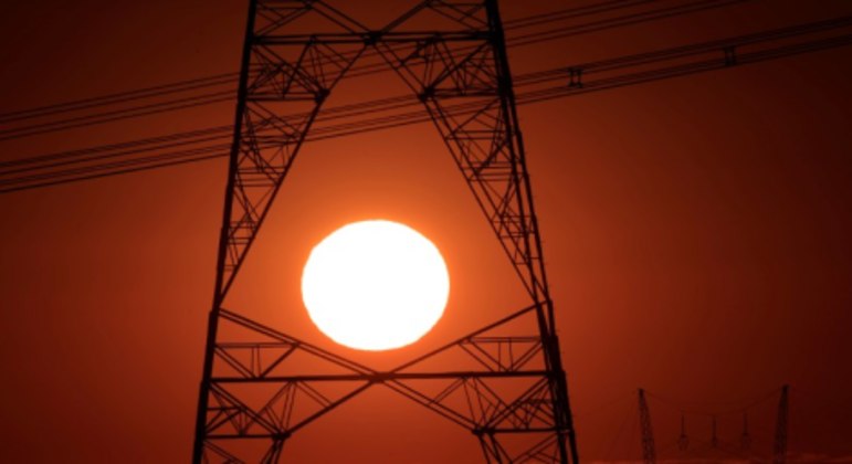 Energia elétrica pode subir mais de 16% em 2022