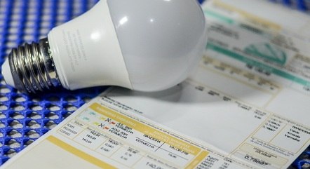 Contas de luz mantiveram trajetória de alta