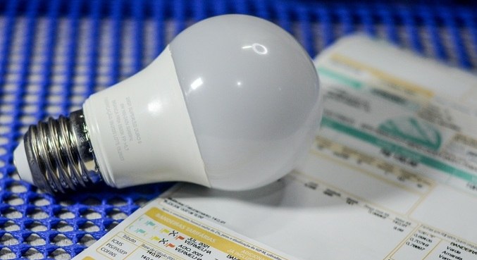 Redução do ICMS da conta de luz e dos combustíveis ajudou a baixar a inflação