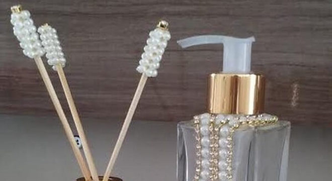 Enfeites de artesanato para banheiro com pedraria