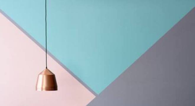 Enfeites para quarto de casal com parede geométrico