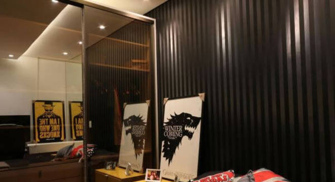 Enfeites para quarto de solteiro com quadros de filmes e séries