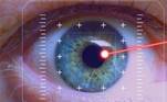 “Também estou explorando mudar a cor dos meus olhos para um verde ainda mais vibrante, além de consertar minhas pálpebras e levantar as sobrancelhas