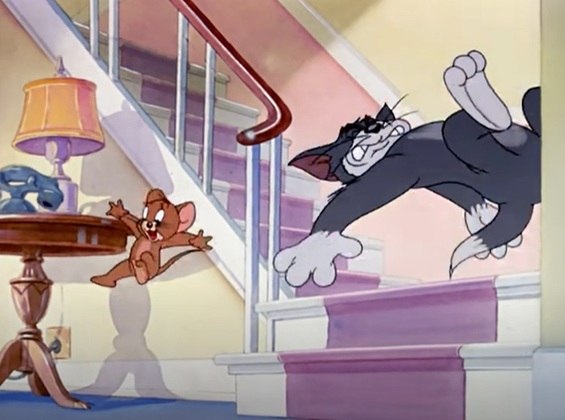 Enfim chegamos na primeira colocação e ocupando o mais alto lugar do pódio está a dupla Tom e Jerry. O cartoon simples e direto (sempre temos Tom caçando Jerry) rende muita alegria, risadas, surpresas e encanta o público das mais variadas idades. 