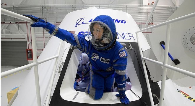 Engenheira de propulsão da Boeing Monica Hopkins