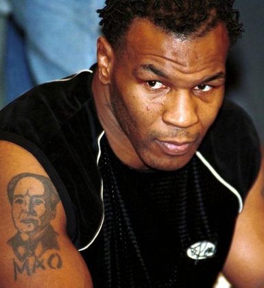 Enquanto esteve na prisão, Tyson gerou polêmica ao fazer uma tatuagem do líder comunista chinês, Mao Tsé-Tung.