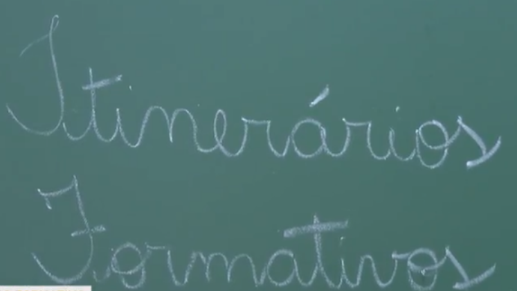 Disciplinas como história, geografia e química continuam no currículo, porém com a inclusão do ‘Itinerário Formativo’, o aluno terá a oportunidade de se aprofundar naquelas que tiver maior interesse