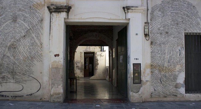 Essa é a entrada do chamado D2, departamento policial Córdoba, onde ocorreram assassinatos e torturas; hoje, o espaço é um centro de memória da ditadura