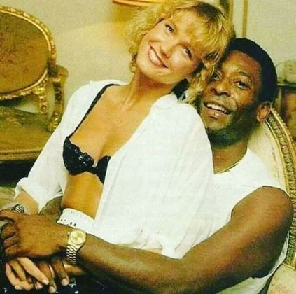 Entre 1981 e 1986 Pelé teve um relacionamento com a apresentadora Xuxa, que na época ainda era modelo.
