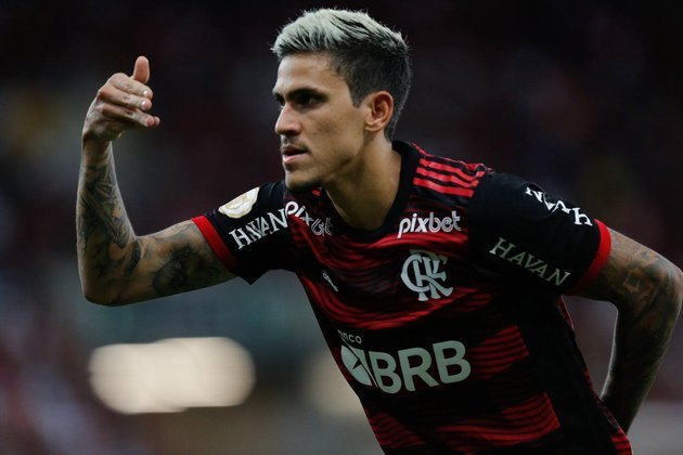Entre as previsões e intuições de Vitor Pinheiro, ele afirma que Pedro, centroavante do Flamengo, pode ser decisivo na final.