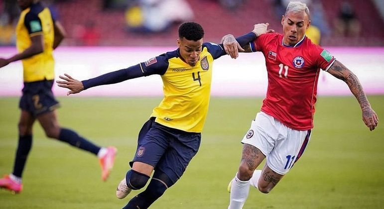 Byron Castillo atuando contra a seleção chilena