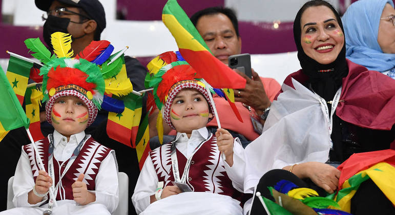 Torcida no Catar escolhe o Senegal para apoiar na partida derradeira do Grupo A do Mundial