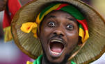 Torcedor senegalês mostra animação antes do último jogo do país na primeira fase da Copa do Mundo