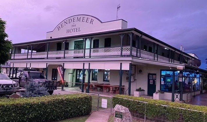O hotel Bendemeer acabou sofrendo um prejuízo de cerca de R$ 18.000 com os estragos causados pelo animal. O dono do local espera que a equidna possa recompensar com a popularidade do hotel após os acontecimentos, chamando mais hóspedes. O quarto destruído pelo animal agora leva o nome de O hotel Bendemeer acabou sofrendo um prejuízo de cerca de R$ 18.000 com os estragos causados pelo animal. O dono do local espera que a equidna possa recompensar com a popularidade do hotel após os acontecimentos, chamando mais hóspedes. O quarto destruído pelo animal agora leva o nome de