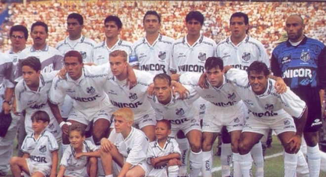 Equipe do Santos em 1995, que venceu o Fluminense por 5 a 2
