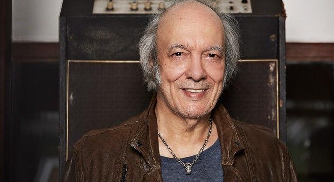 Gravadora celebrou prêmio recente de Erasmo e seu legado imortal para a música
