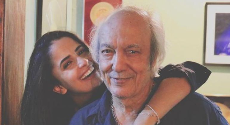 Esposa de Erasmo Carlos indignada por rumor de muerte del cantante: ‘Qué cosa tan horrible’
