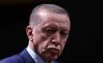 Recep Tayyip ErdoganNo próximo ano, a Turquia vai enfrentar uma das eleições mais cruciais da história do país, que ocorrerá no dia 18 de junho. O atual presidente, Recep Tayyip Erdogan, já anunciou que mais uma vez concorrerá ao cargo