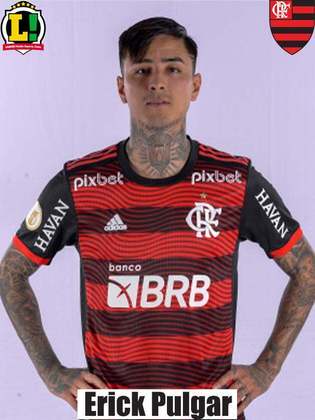ERICK PULGAR - 5,5 - Bom desempenho, mostra cada vez mais que pode brigar por uma vaga na equipe titular do Flamengo. Sereno e com boa saída de bola. 