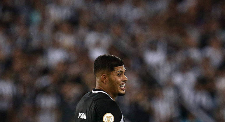Erison é o artilheiro do Botafogo na temporada, com 13 gols