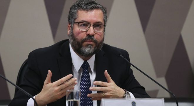 Araújo vai trocar embaixadores que estão em países estratégicos para o Brasil
