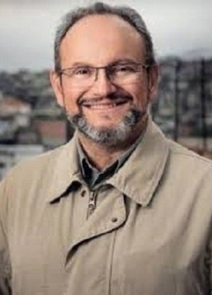 Ernesto Paglia tirou um tempo para ele