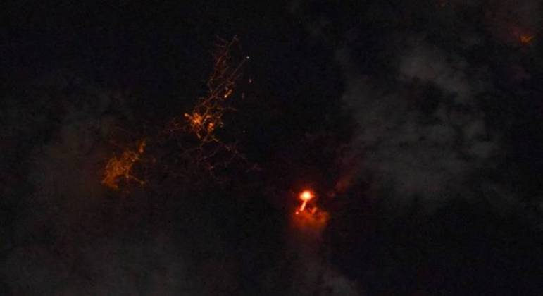 Astronauta tira foto da erupção nas Ilhas Canárias vista do espaço -  Notícias - R7 Internacional