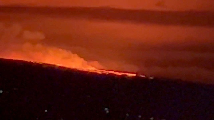 A erupção mais recente, em 1984, durou 22 dias e produziu fluxos de lava que chegaram a até em torno de 7 km de Hilo, cidade onde hoje vivem cerca de 44 mil pessoas