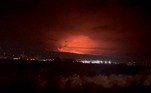 O arquipélago do Havaí tem seis vulcões ativos. O Mauna Loa, o maior da Terra, entrou em erupção 33 vezes desde 1843, de acordo com o USGS