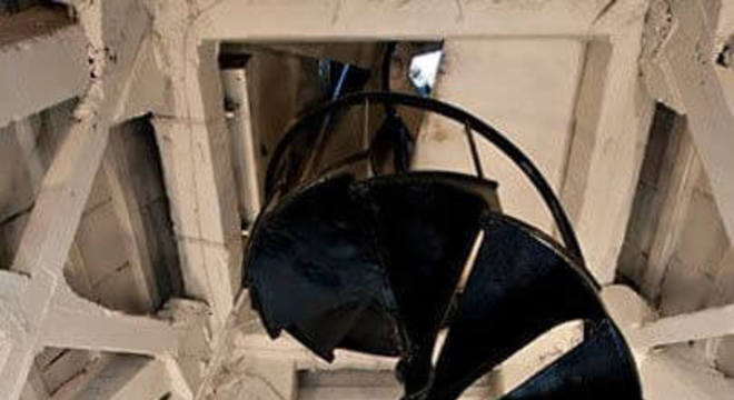 Escada de ferro caracol