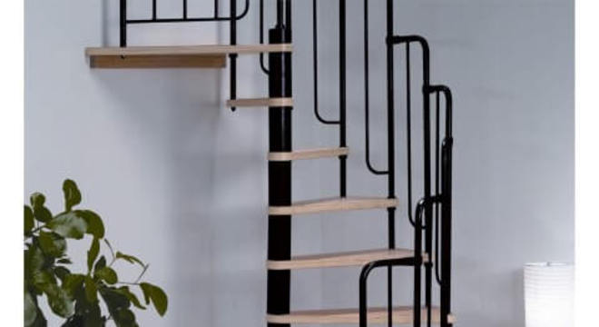 Escada de ferro caracol minimalista