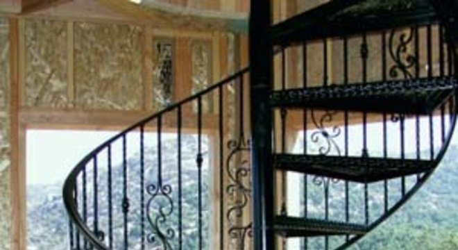 Escada de ferro em espiral