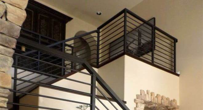 Escada de ferro em U