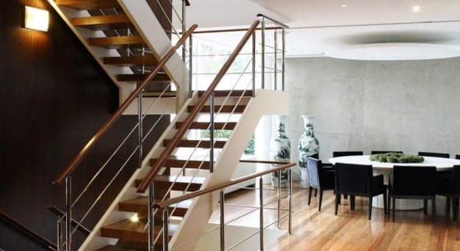 Escada de ferro no porta-corpo Projeto de A1 Arquitetura