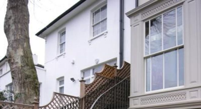 escada externa - escada preta curva 