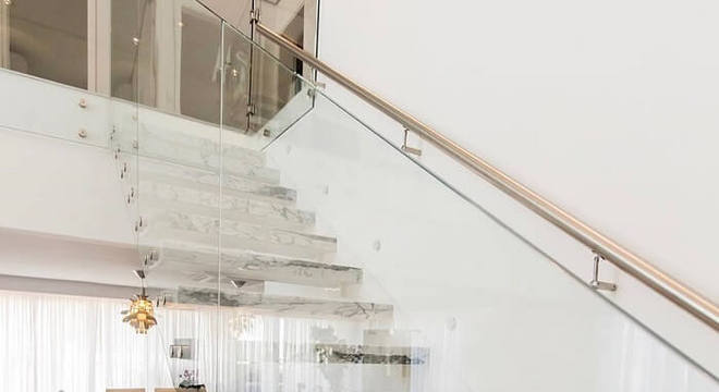 Escada Flutuante com acabamento sofisticado