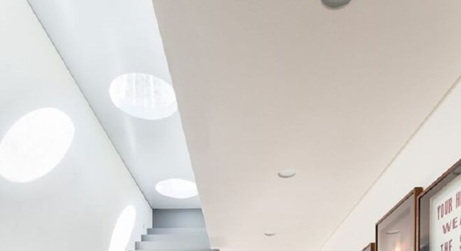 Escada flutuante de concreto