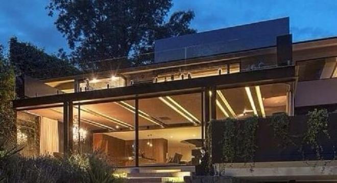 Escada flutuante de concreto