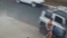 Vídeo mostra mãe e filho sendo quase atropelados em Uberlândia (MG)  