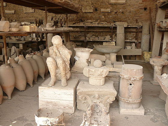 Escavações revelaram ruínas intactas e corpos moldados pelas cinzas do vulcão, o que criou um cenário impressionante. Pompeia tornou-se um sítio arqueológico de imenso valor, classificado como Patrimônio Mundial pela UNESCO. 