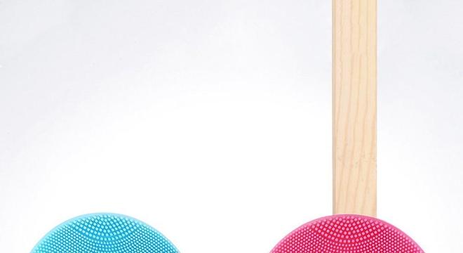 Escova de limpeza facial - benefícios, como usar, prós e contras