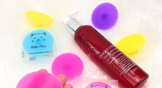Escova de limpeza facial - benefícios, como usar, prós e contras