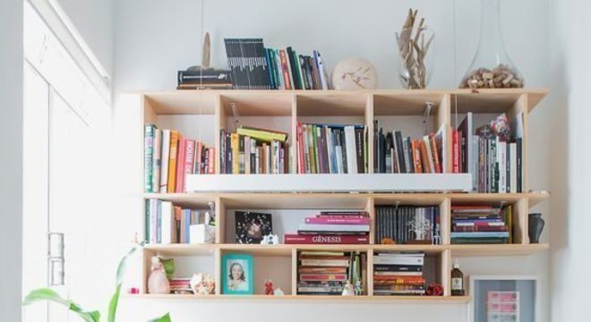 escrivaninha suspensa - escrivaninha com tampo de madeira